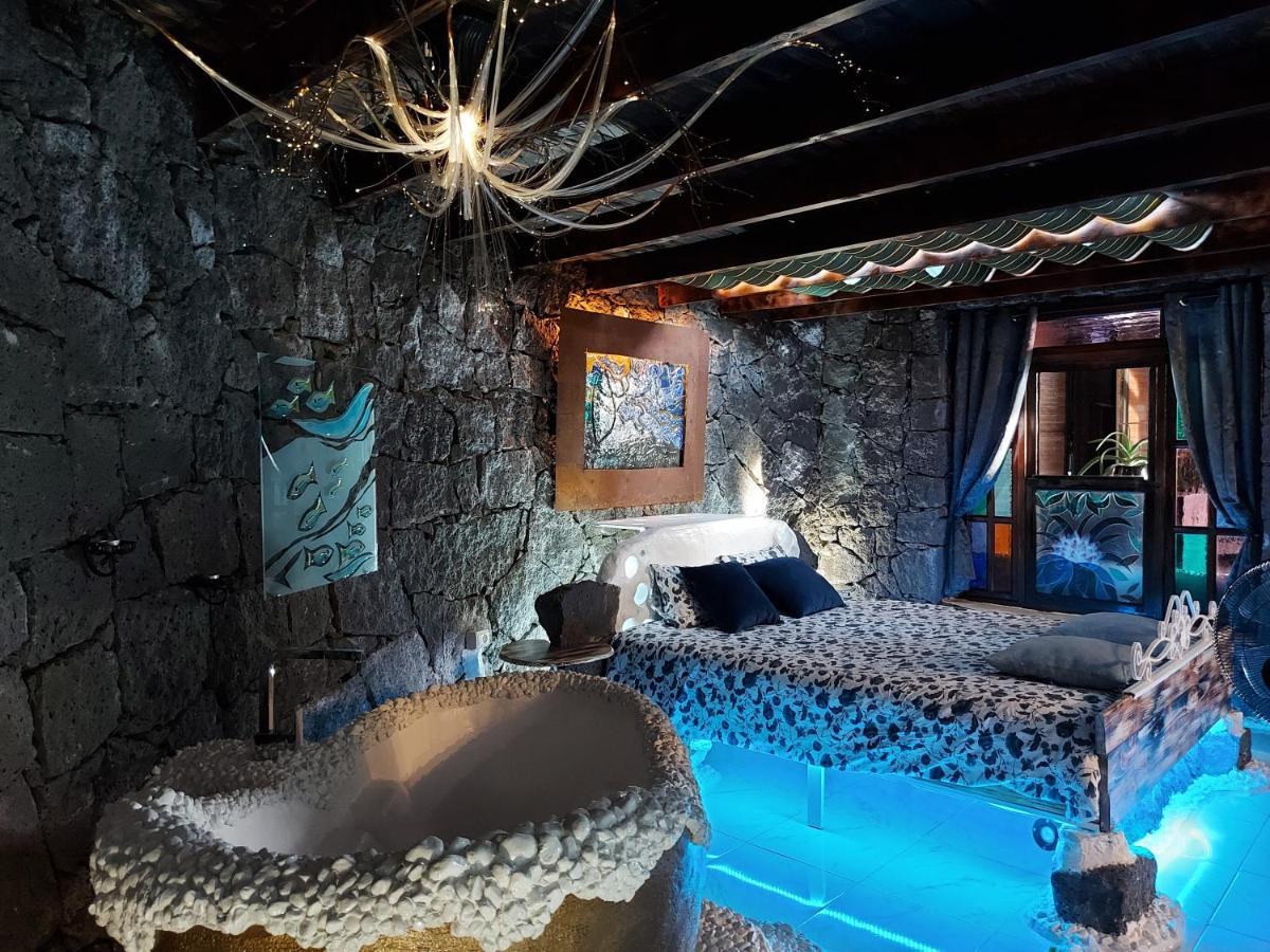 Aloelux Villa ! - Private Villa With Jacuzzi, Cinema ,Massage ,Wonderful View, Art Desing Villa Conil Exterior foto
